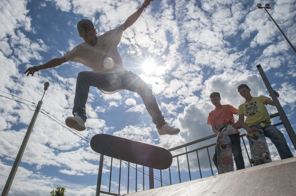 Скейт-парк готовят к открытию в парке на западе Москвы