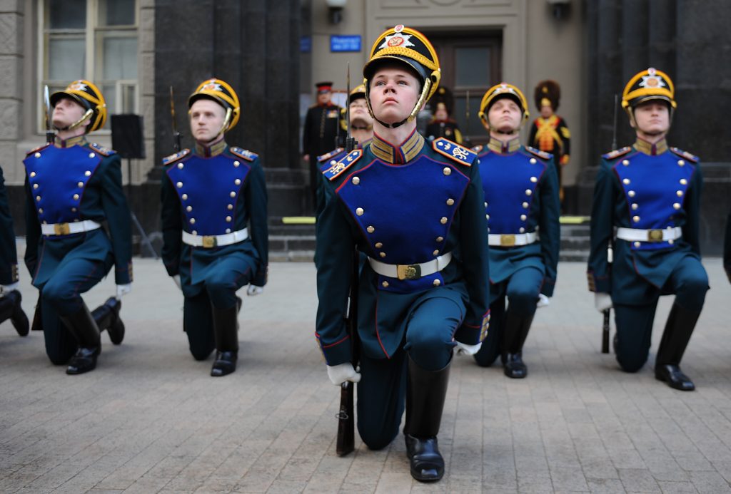 В центре Москвы отменили церемонию развода караулов президентского полка
