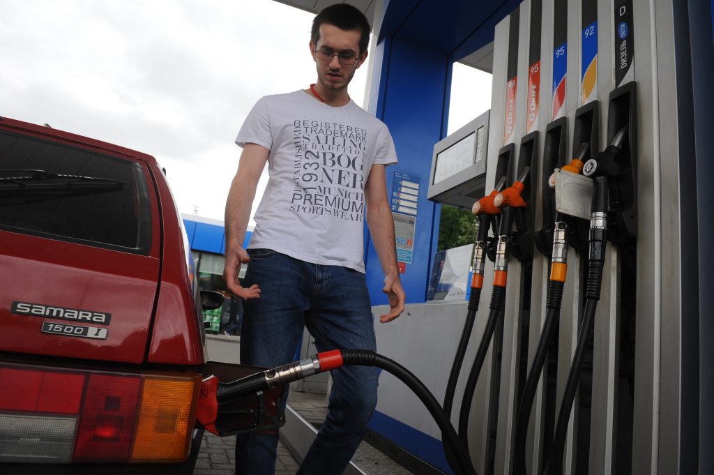 Московские цены на бензин начали падать