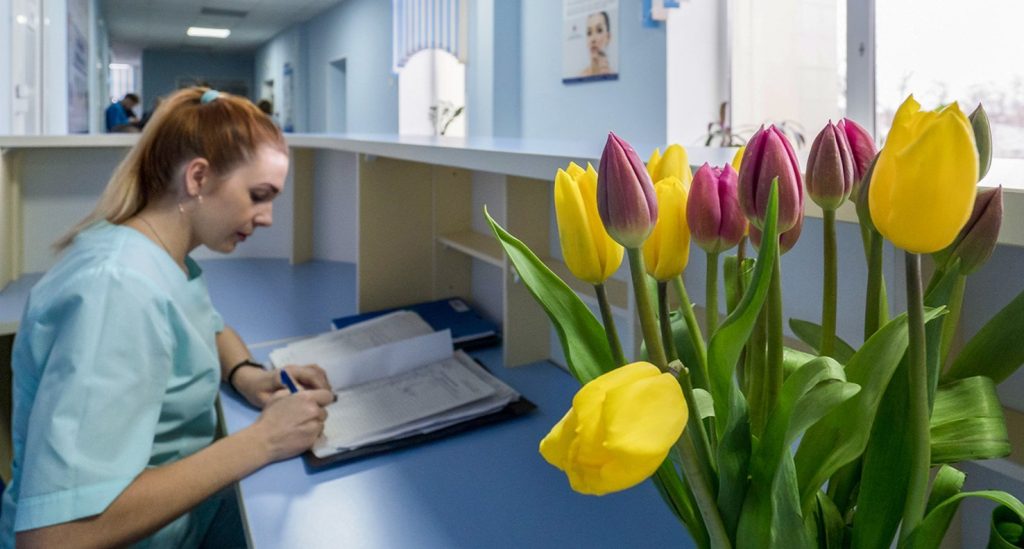 Врачи московских больниц пройдут курсы вежливости
