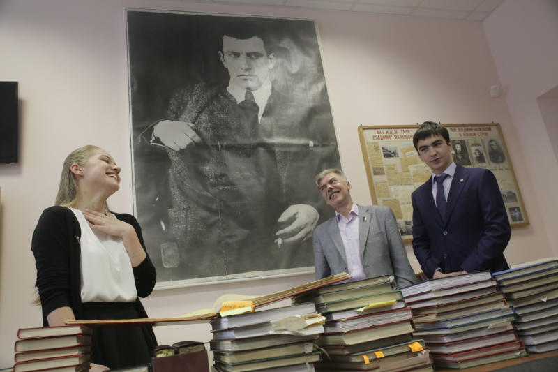 Стихотворения Владимира Маяковского прочитают в музее поэта