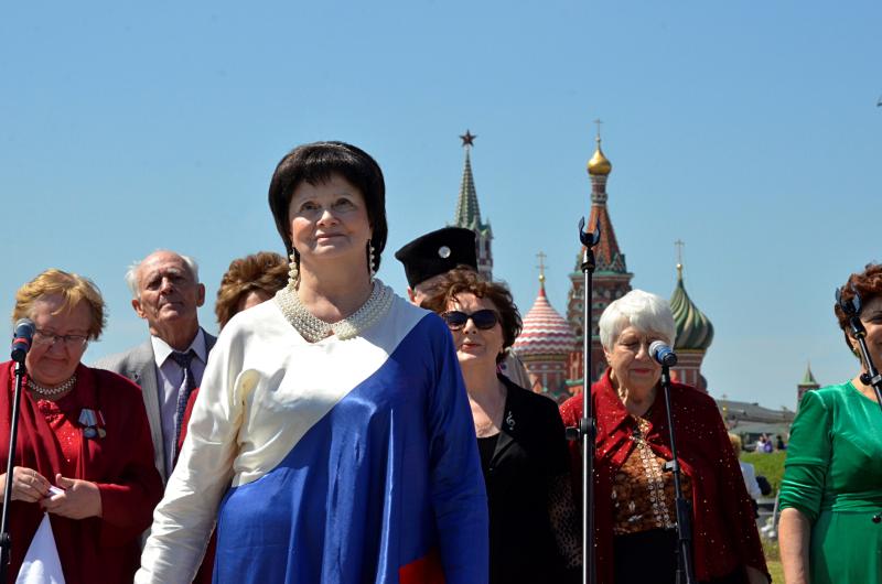 Пенсионеры Москвы провели «Лето в Зарядье»