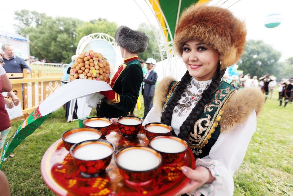 Москвичи съедят две тонны чак-чака на фестивале «Сабантуй-2018»