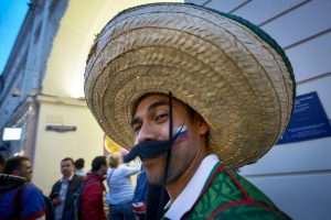 Активность проявили туристы из Мексики. Фото: Наталья Феоктистова