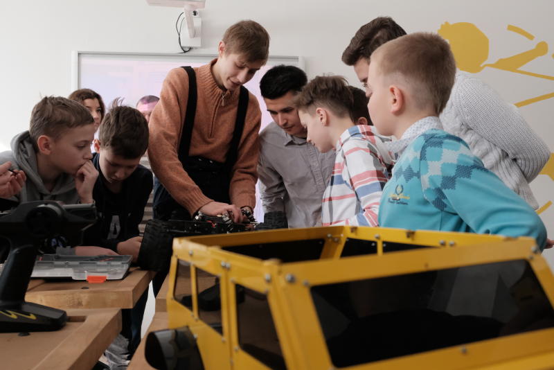 Детям Таганского района расскажут о роботехнике на английском языке. Фото: Максим Аносов, «Вечерняя Москва»