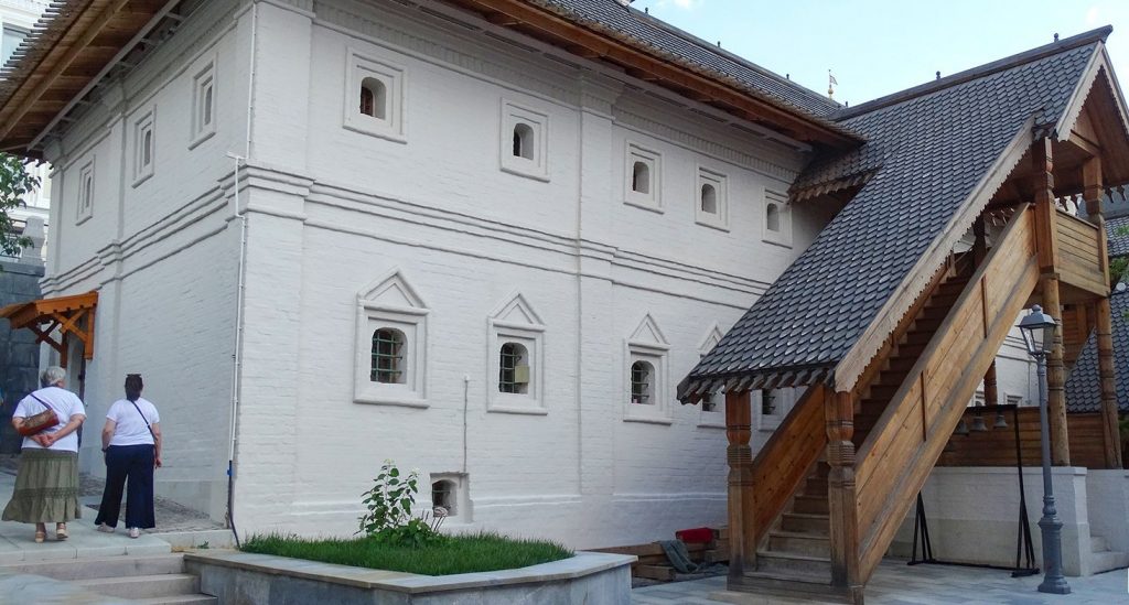 Монастырский корпус XVII века воссоздали в парке «Зарядье»