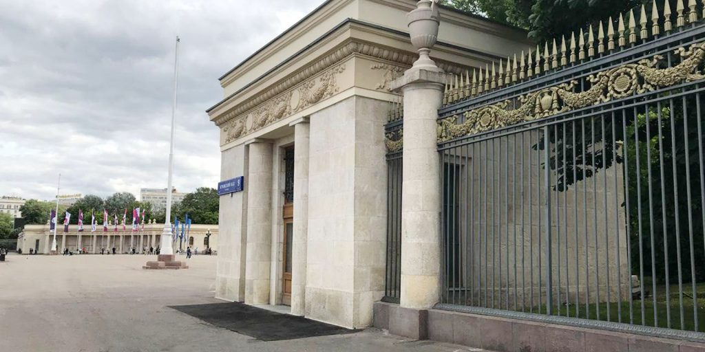 Парк Горького закрыл кафе и музеи на День ВДВ