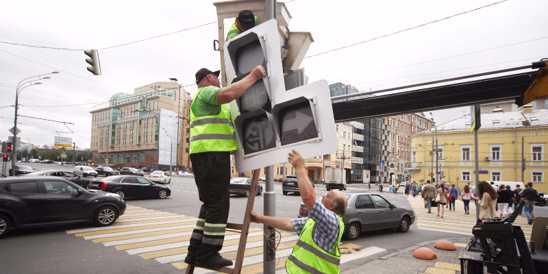 До конца года в Москве установят и починят 35 светофоров