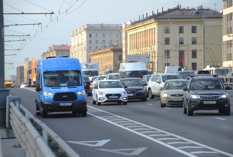Движение на одной из улиц Тверского района станет двусторонним. Фото: Александр Кожохин, «Вечерняя Москва»