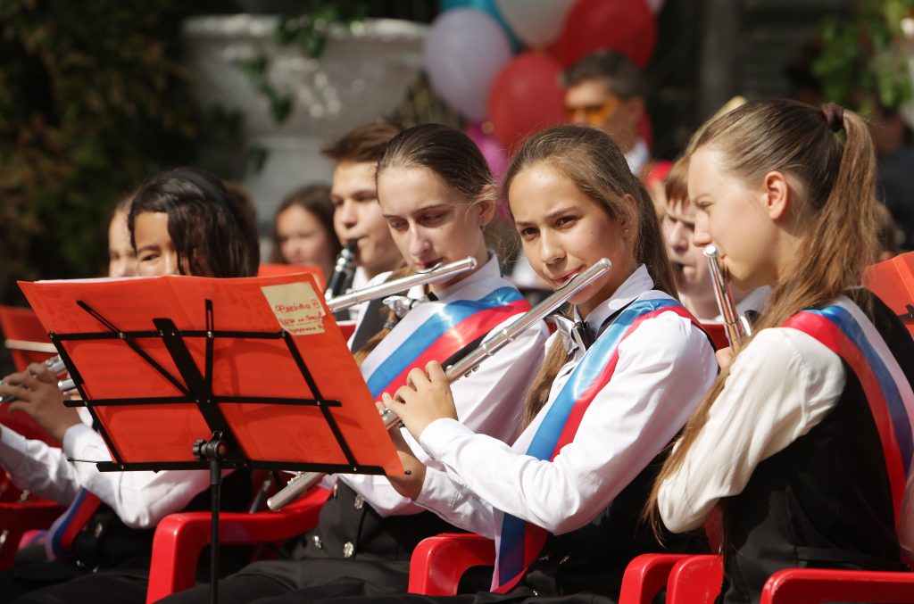 В Михайловском саду играла живая музыка. Фото: Наталия Нечаева, «Вечерняя Москва»