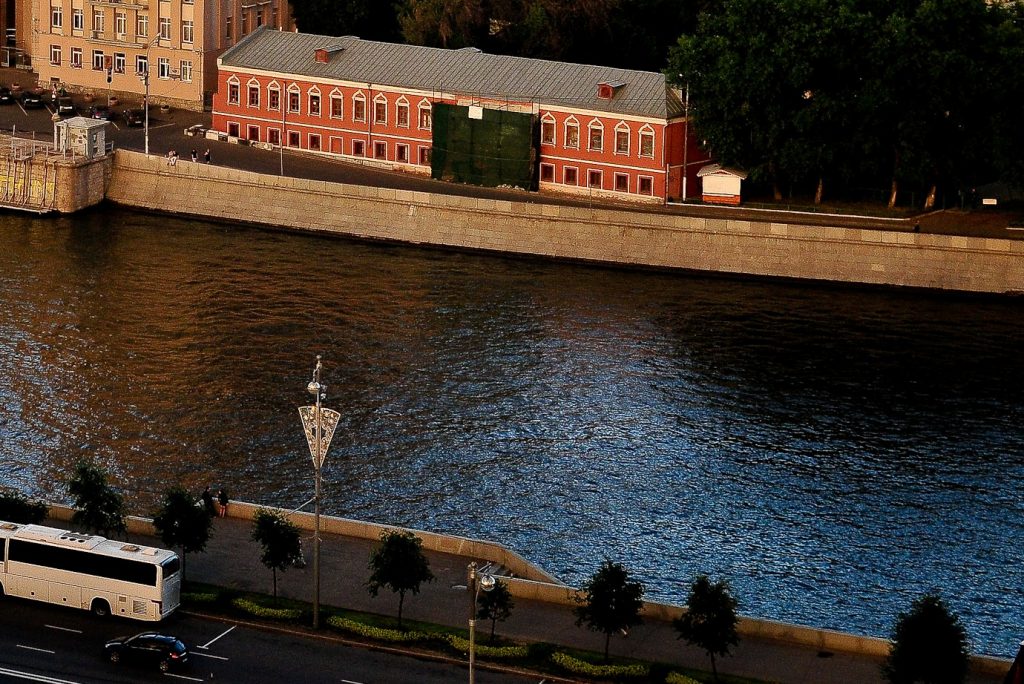 Власти разрешили благоустроить еще три участка вдоль Москвы-реки