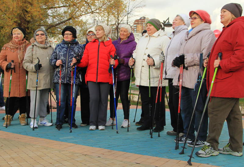Жители Красносельского района поучаствуют в соревнованиях по скандинавской ходьбе