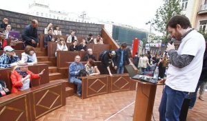 Горожане сыграют в популярную игру «Что? Где? Когда?» на Тверской улице. Фото: официальный сайт мэра Москвы