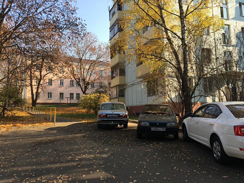 Жители Красносельского района не будут иметь доступ к парковкам на двух улицах. Фото: Анна Быкова