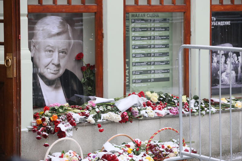 Памятник Олегу Табакову открыли в столице. Фото: Антон Гердо, «Вечерняя Москва»