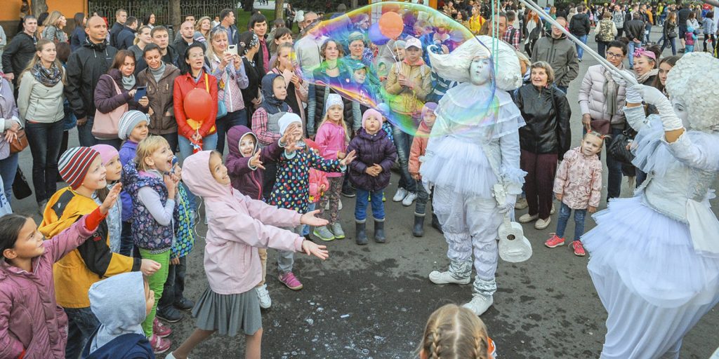 Шоу мыльных пузырей покажут артисты «Театра дядюшки Чемодануса». Фото: сайт мэра Москвы