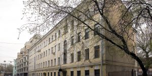 Четырехэтажка начала XX века находится в Фурманном переулке. Фото: mos.ru