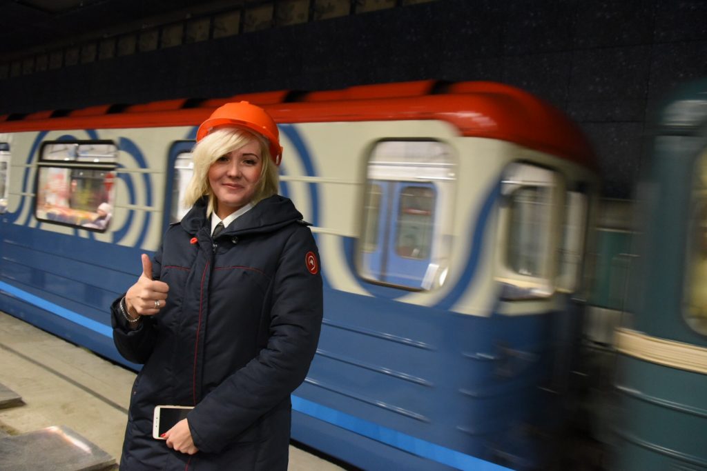 Синюю линию метро Москвы запустили после остановки поездов