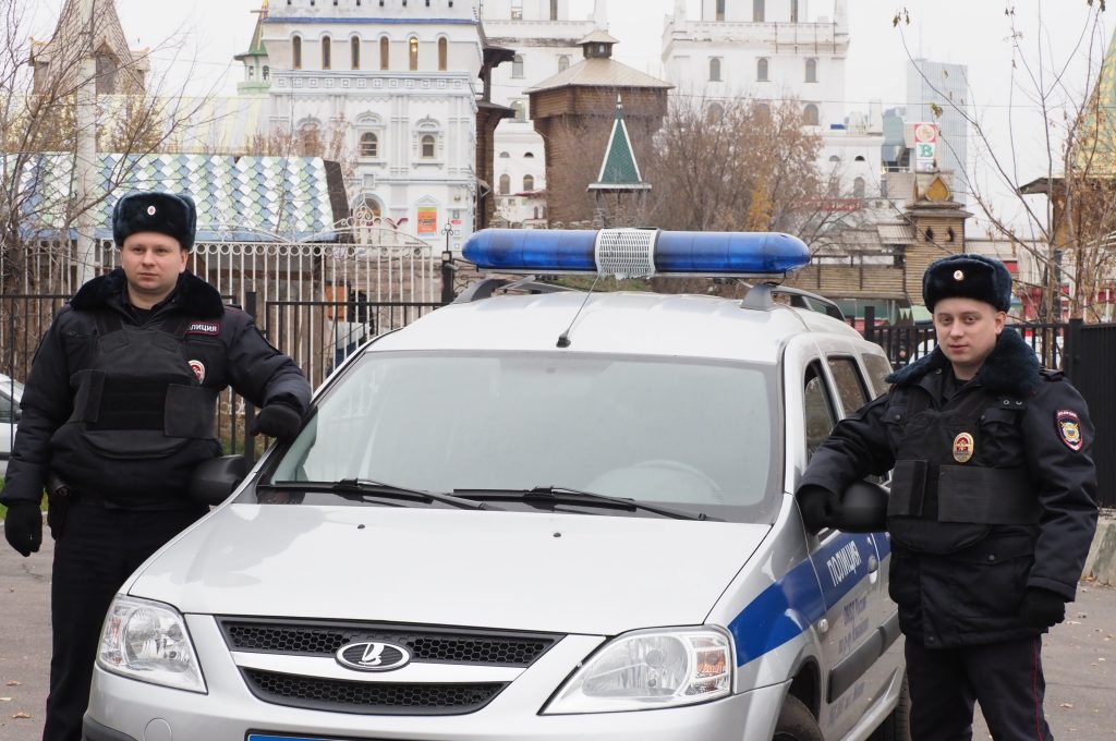Полицейские в центре Москвы задержали подозреваемого в краже и попытке грабежа