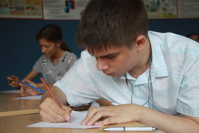 Представители Молодежной палаты предложили школьникам Басманного района проверить знания по истории России