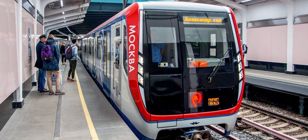 Еще пять поездов «Москва» запустили в столичном метрополитене