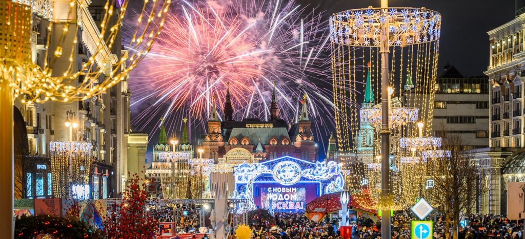 Лабиринт тролля и «Золотая карета»: москвичей пригласили на фестиваль «Путешествие в Рождество»
