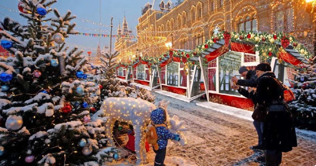 Визуализация площадок фестиваля «Путешествие в Рождество — 2019»: Красная площадь, ГУМ 