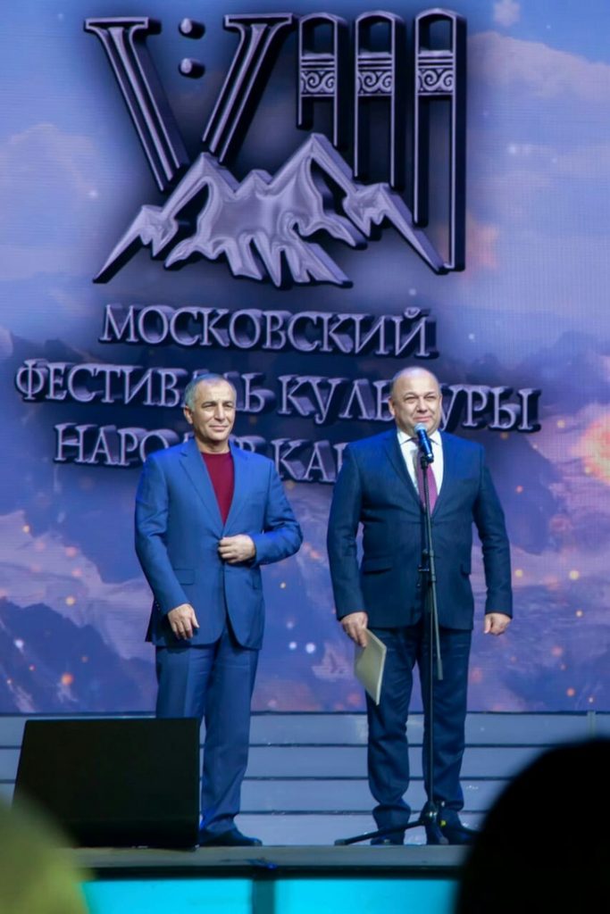 Виталий Сучков приветствует гостей фестиваля. Фото предоставлено пресс-службой РКНК