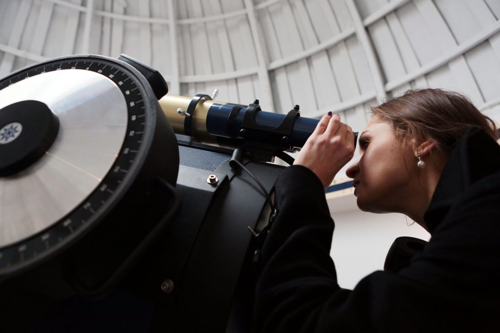 Московский планетарий пообещал проблемы при наблюдении последнего звездопада года