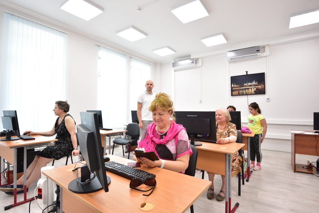 Москвичей пригласили выбрать программы обучения для людей старше 50 лет