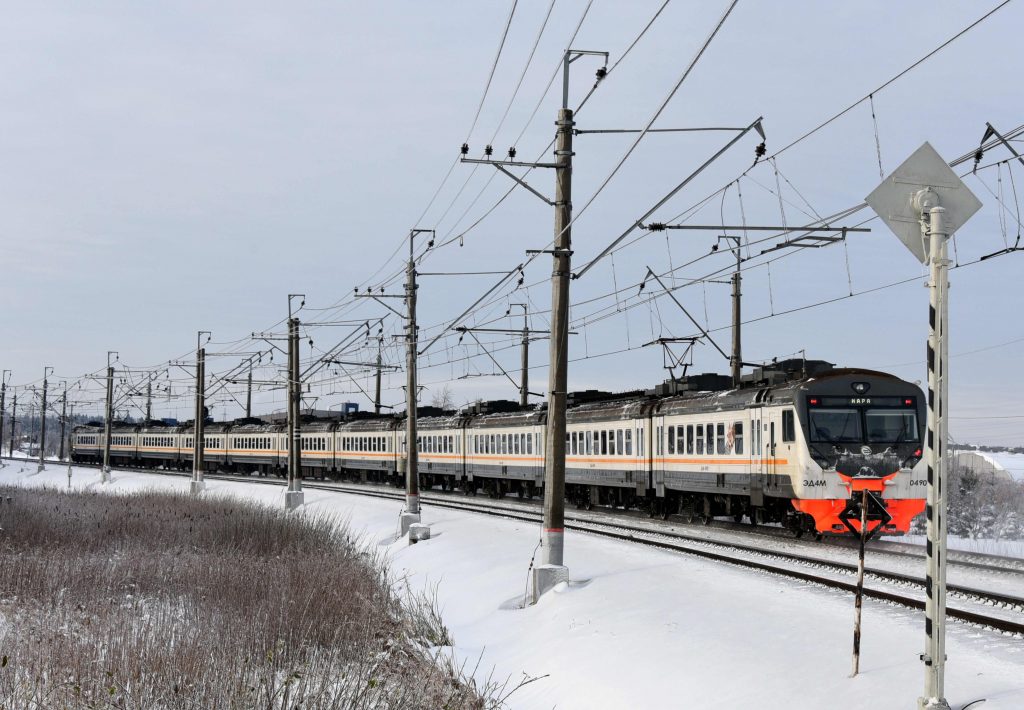За ночь с Московской железной дороги убрали девять тысяч кубометров снега