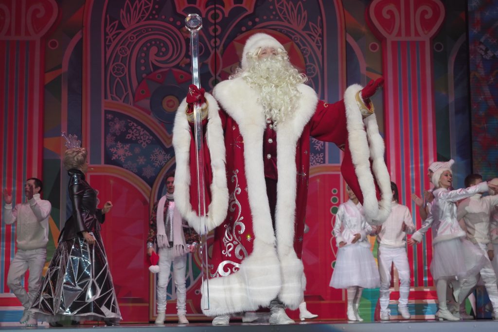Дед Мороз и Снегурочка навестят детские больницы в Москве