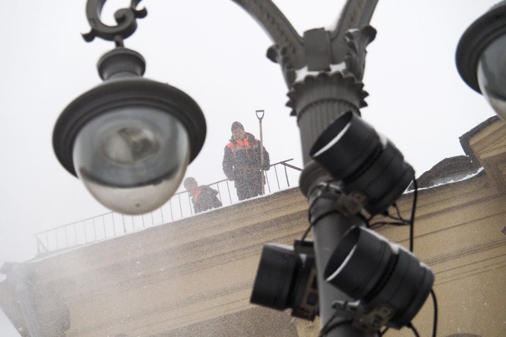 Зима споткнется: Москву накроют оттепель, слякоть и туманы
