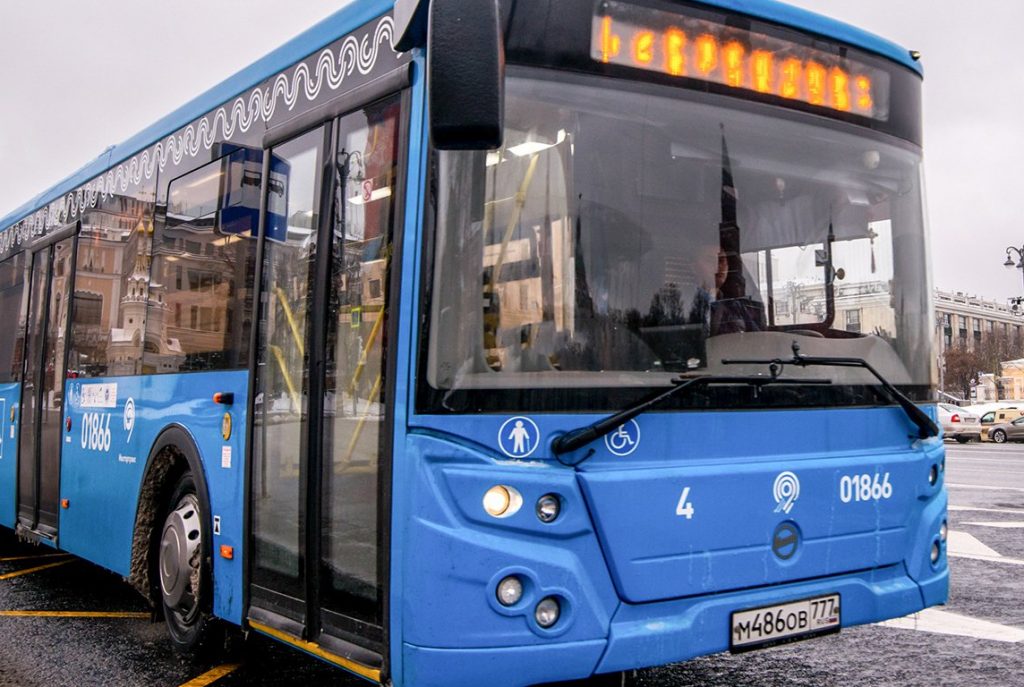 Автобусы Л будут курсировать от Лужников до станции метро «Спортивная». Фото: сайт мэра Москвы
