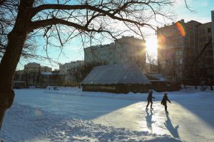 Работа ледовых площадок зависит от погоды. Фото: Алексей Орлов, "Вечерняя Москва"