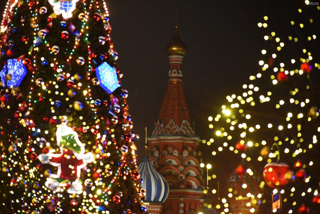 Главную елку страны демонтируют в январе. Фото: Александр Кожохин, «Вечерняя Москва»