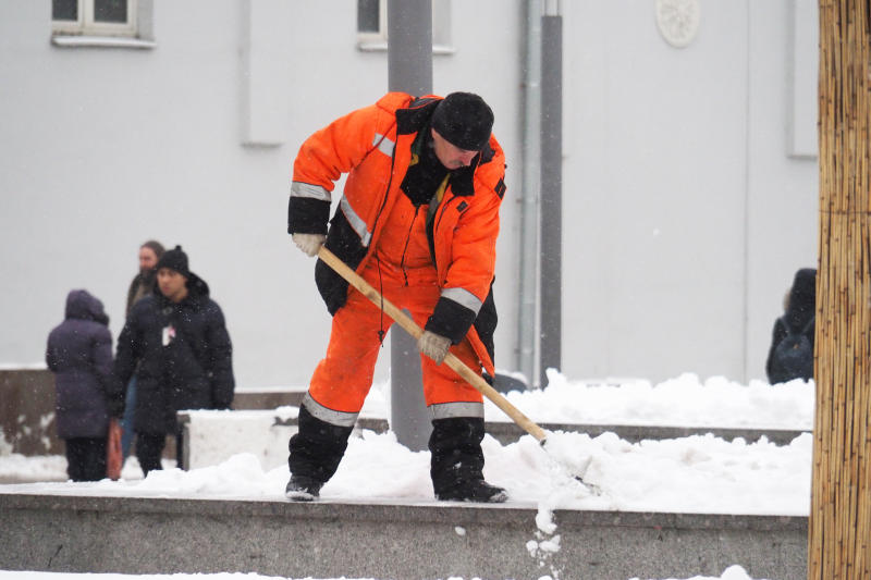 Снег убрали из 352 дворов Тверского района
