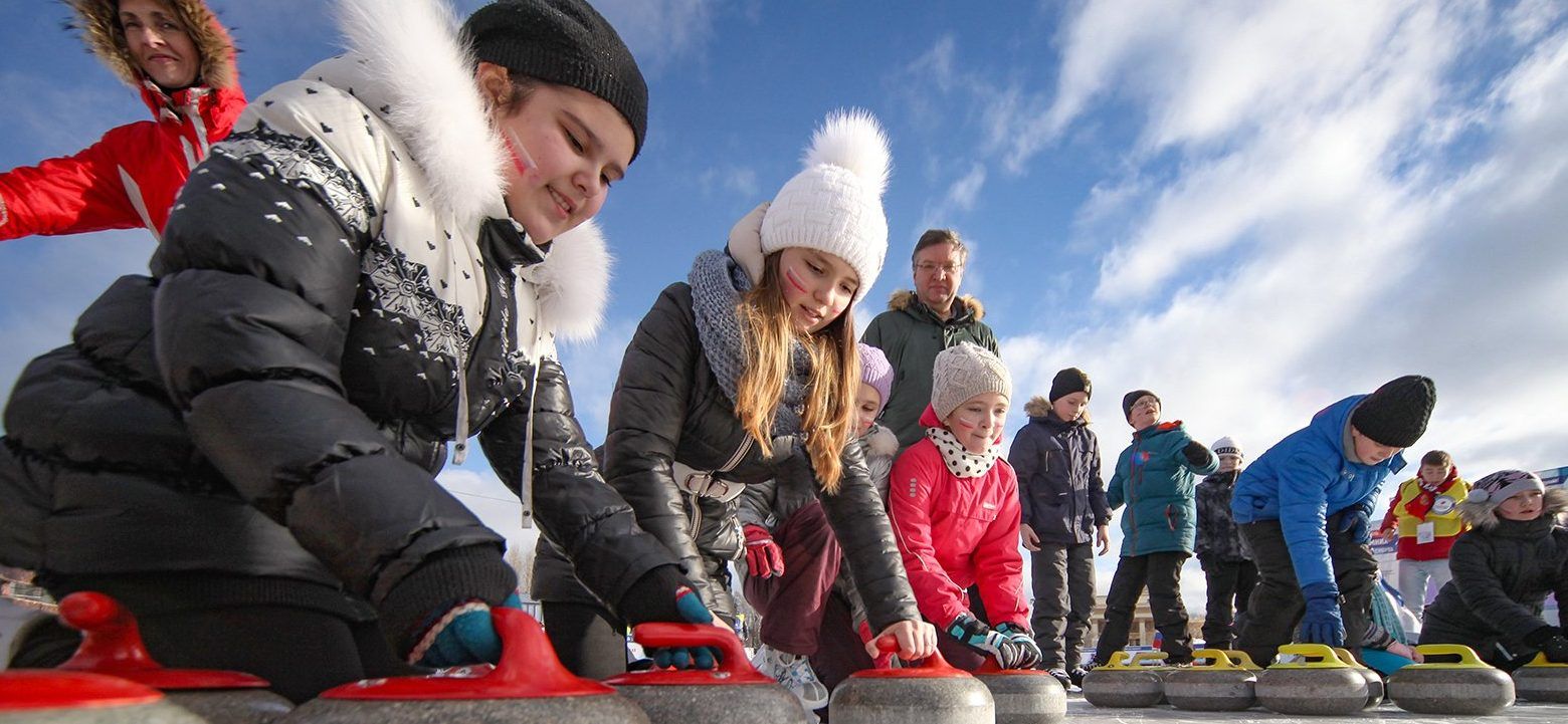 Керлинг и дискотека на льду: День защитника Отечества отметят в 19 столичных парках. Фото: сайт мэра Москвы