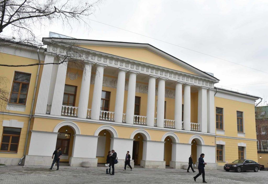 Экскурсии по особнякам иностранных посольств начались в центре Москвы