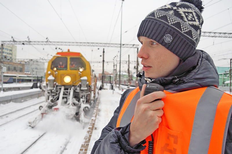 Коммунальщики Москвы вышли на борьбу со снегопадом