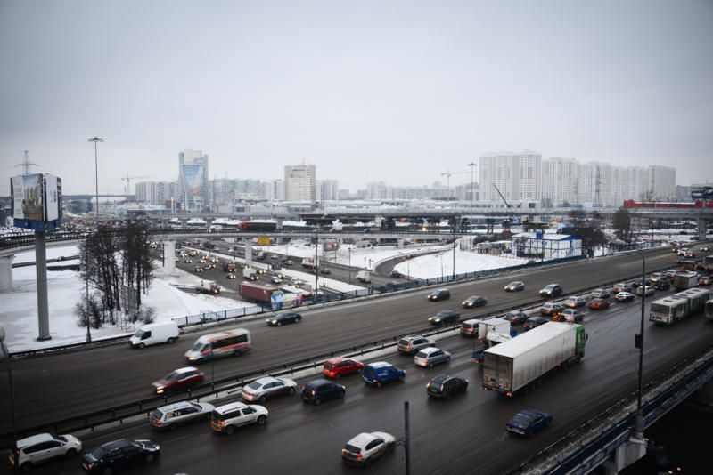 Более десяти экипажей дорожного патруля помогут водителям в Москве