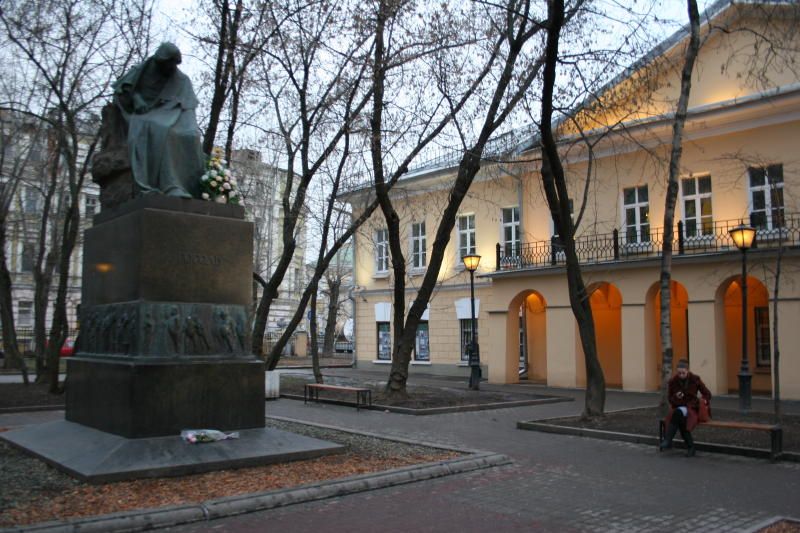 Памятники Гоголю в районе Арбат отреставрируют до конца 2021 года