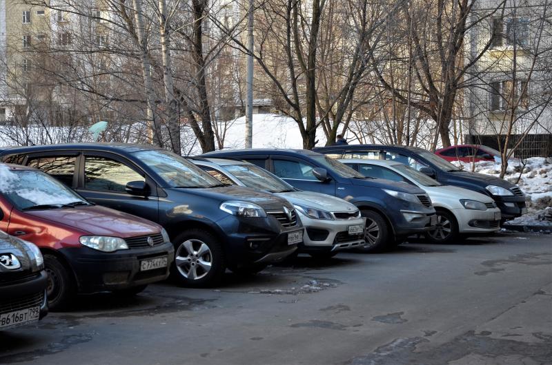 Обращения по вопросам парковок в центры «Московский транспорт» подали около 13 тысяч человек. Фото: Анна Быкова