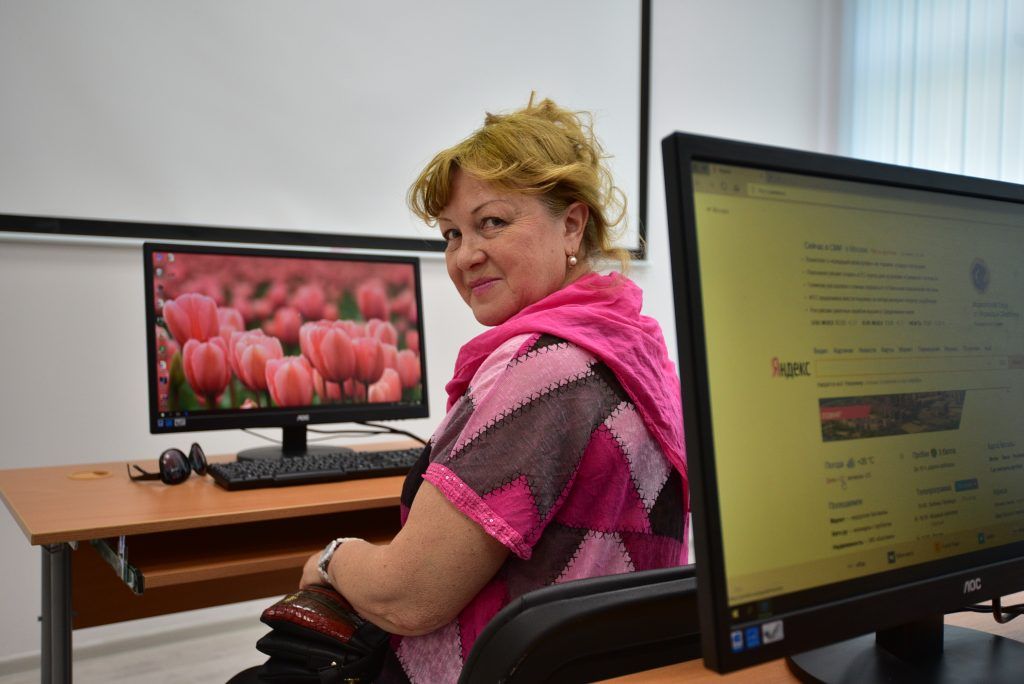 Число изучающих IT-технологии московских пенсионеров достигло почти 30 тысяч