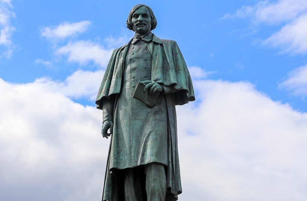 Более 100 мероприятий подготовили к 210-летию Николая Гоголя в Москве
