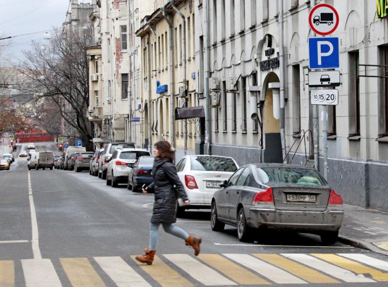 Новые парковки оборудуют в районе Арбат в мае. Фото: Павел Волков, «Вечерняя Москва»