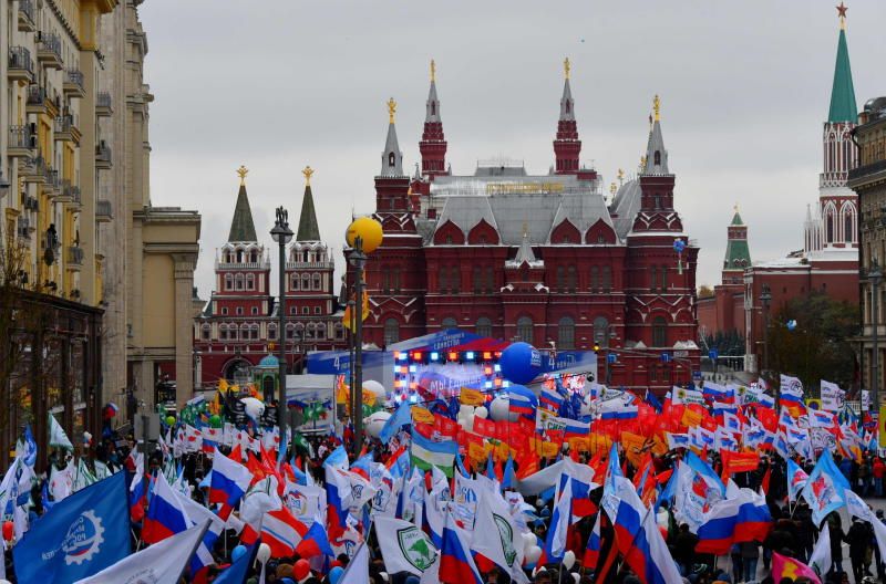 Около 100 тысяч москвичей поучаствуют в демонстрации на Красной площади. Фото: архив, «Вечерняя Москва»