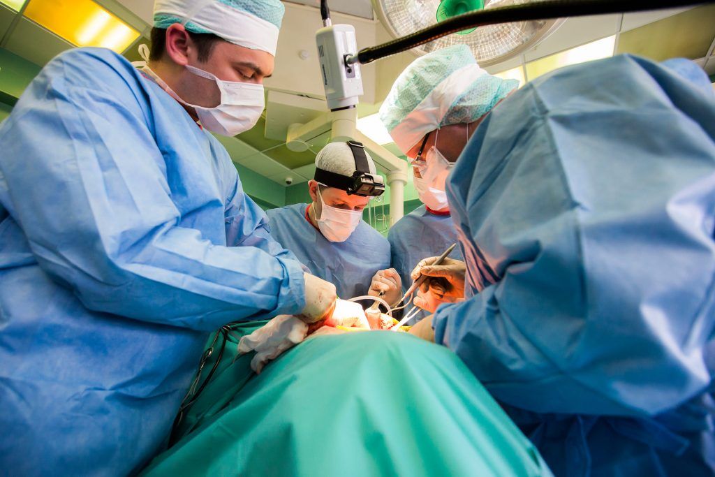 Хирурги Сеченовского университета провели уникальную операцию