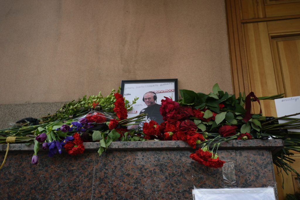 Троекуровское кладбище получило часть праха Сергея Доренко