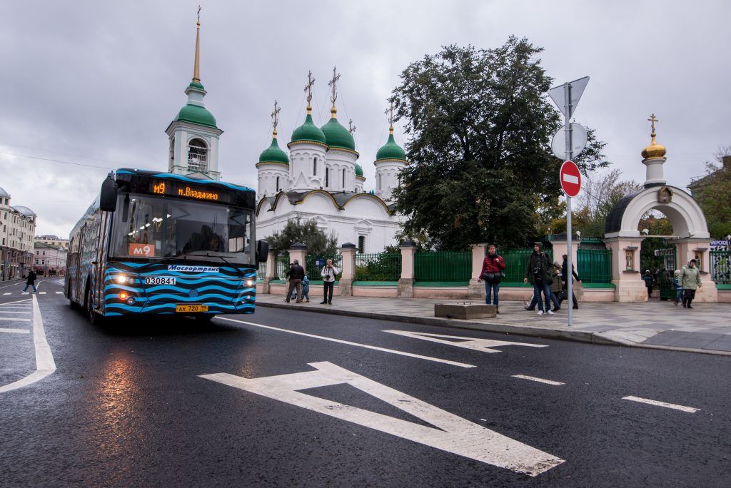Первая «веделенка» для магистральных автобусов выйдет из центра Москвы
